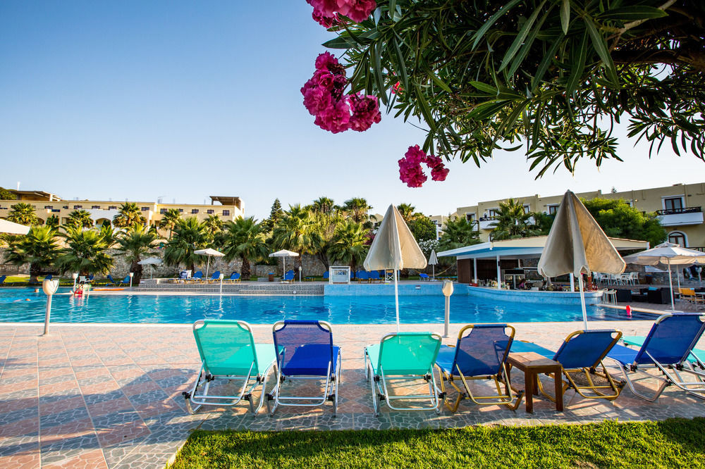 Langley Resort Almirida Bay Exterior photo